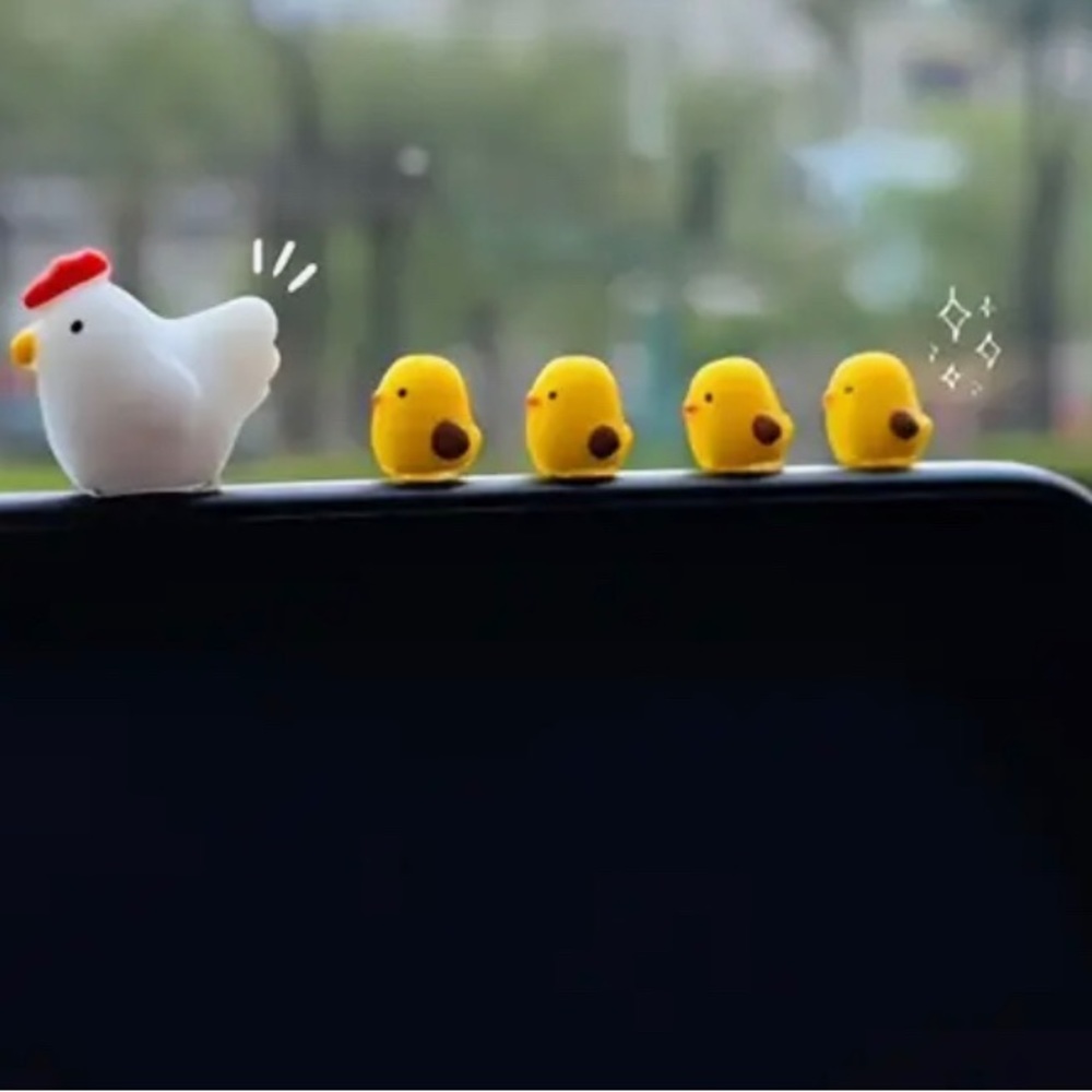 🐔 Family of 5 Dashboard Chickens